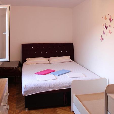 Apartman Lana Petrovac Eksteriør billede